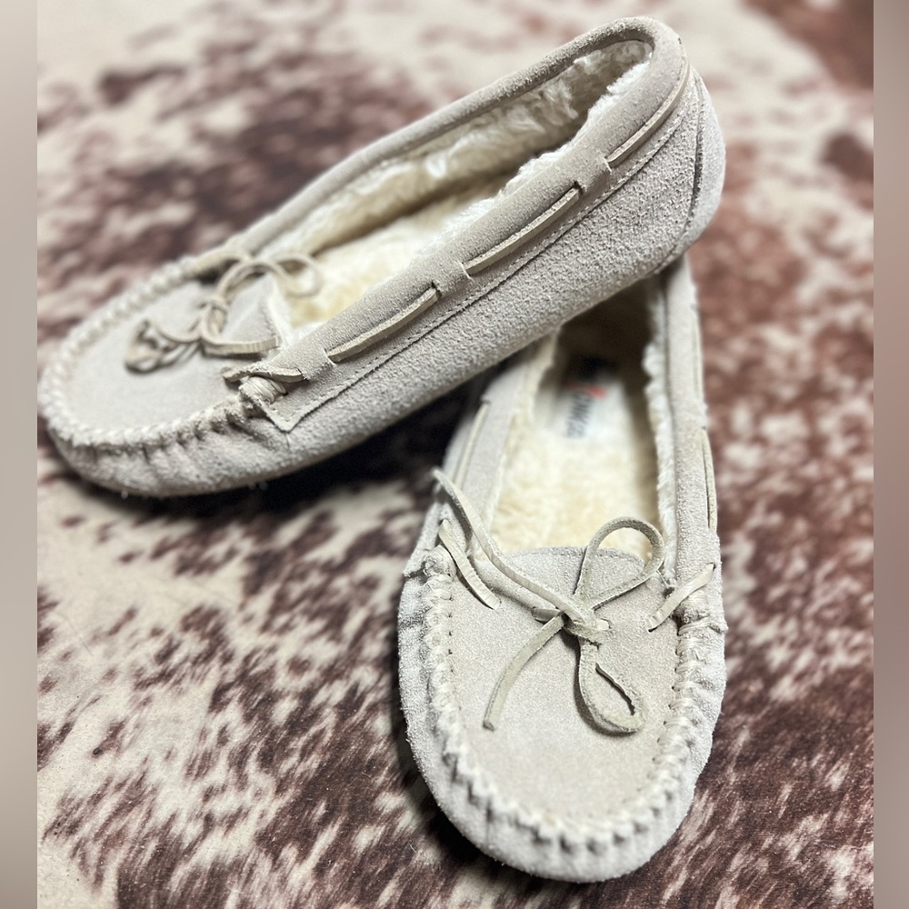 Minnetonka Women's Soft Beige Moccasins - Picture 3 of 4